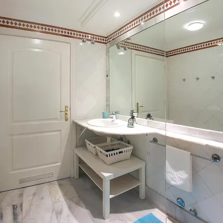 Fantastic Ocean View Buena Vista With Amazing Pools, 108 Holiday home